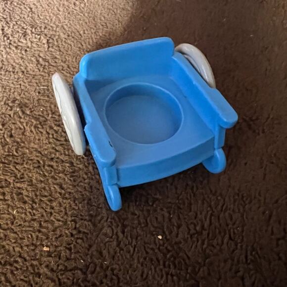 1995 FISHER PRICE LITTLE PEOPLE BLUE WHEELCHAIR - Picture 2 of 4